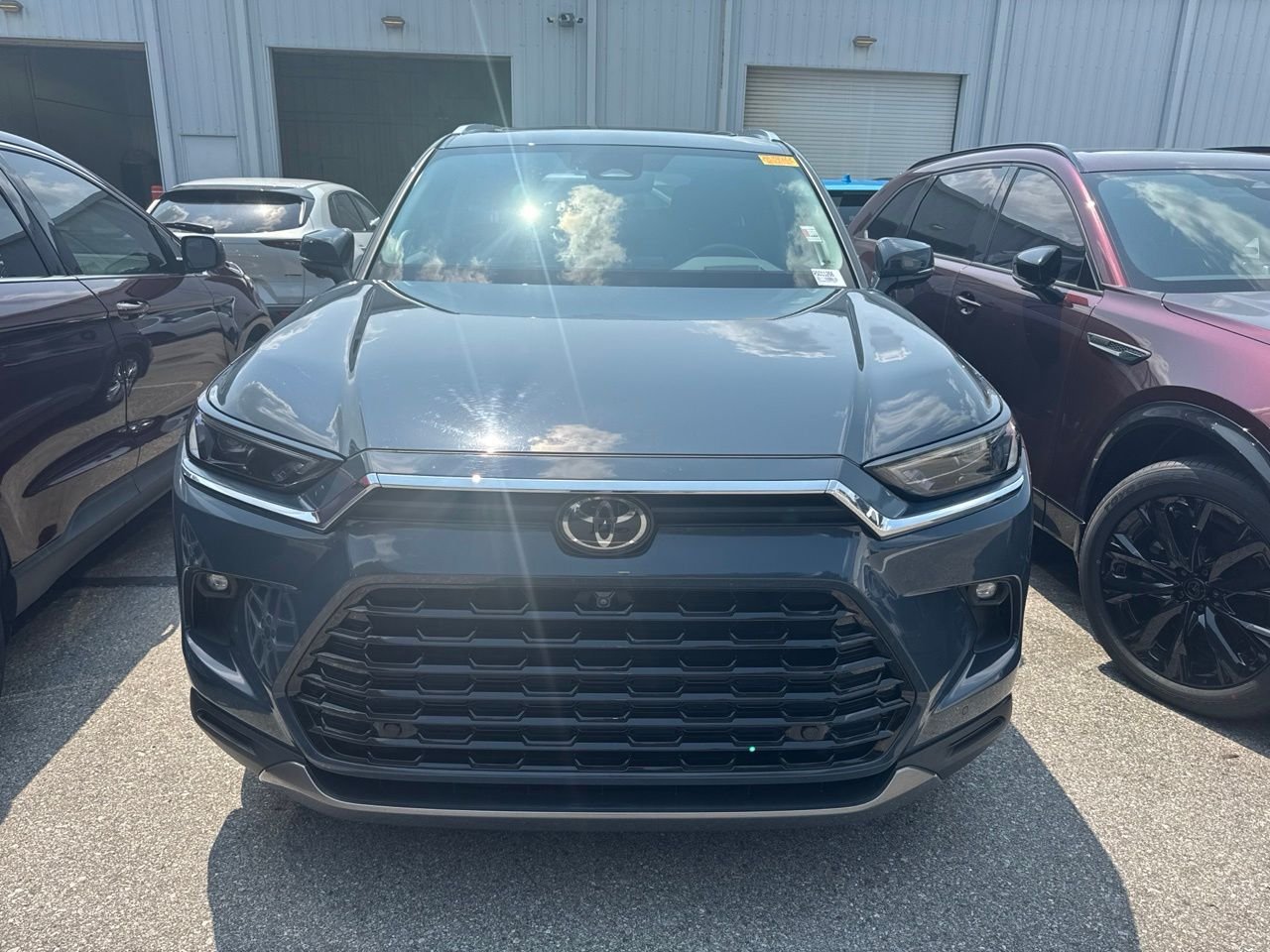 toyota grand highlander 2024 5TDAAAB50RS011266 image toyota grand highlander 2024 5TDAAAB50RS011266 image